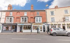 Windsor Town Centre Victorian Townhouse Sleeps 6